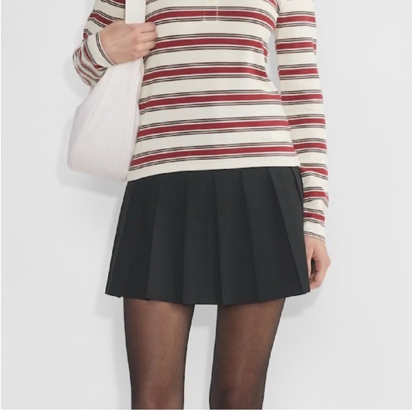 Classic Black Pleated Skirt - Picture 1 of 2